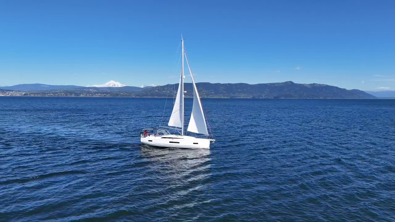 Starhaven under sail